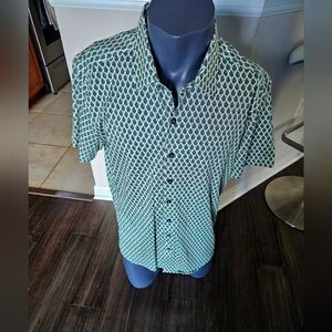 Stone Rose Large Short Sleeve Button-down Shirt